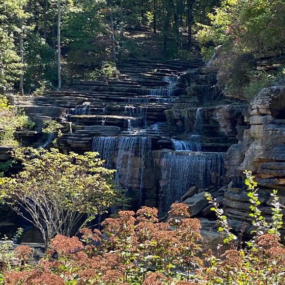 Meet your Posher, April - Picture 1 of 1